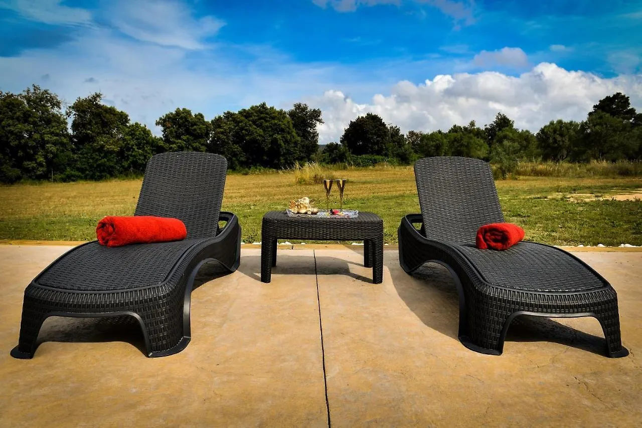 Country house Mas Valoria Guest House Peratallada